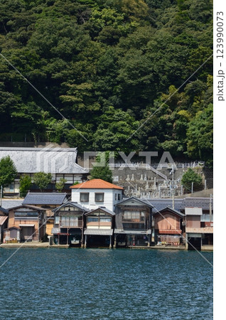 伊根の舟屋（京都府与謝郡伊根町） 123990073