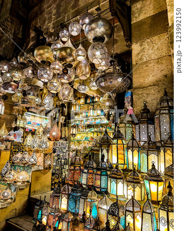 エジプトのアラビアンな雰囲気のランプ 123992150