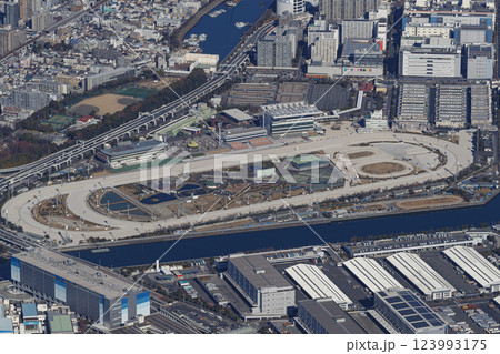 空から見た大井競馬場 123993175