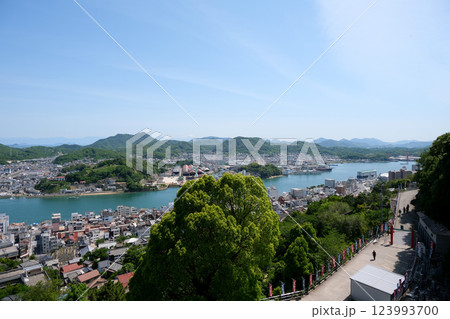 広島県尾道市_千光寺の本堂裏石鎚山付近からの景色5_2024年5月 123993700