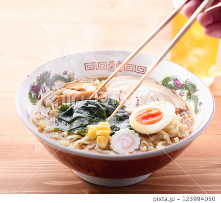わかめラーメン (醤油味) わかめラーメン (醤油味) 123994050