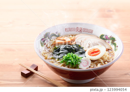 わかめラーメン （醤油味） 123994054