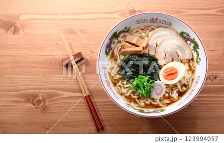 わかめラーメン （醤油味） 123994057