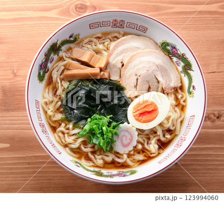 わかめラーメン （醤油味） 123994060