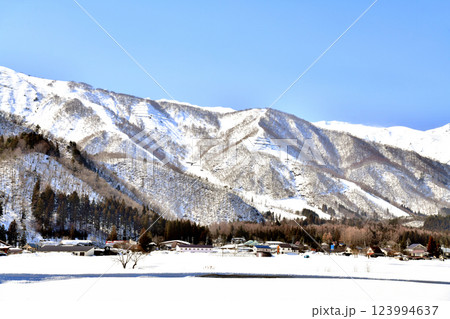 白馬五竜スキー場方面を望む(長野県白馬村)【2025.3】 123994637