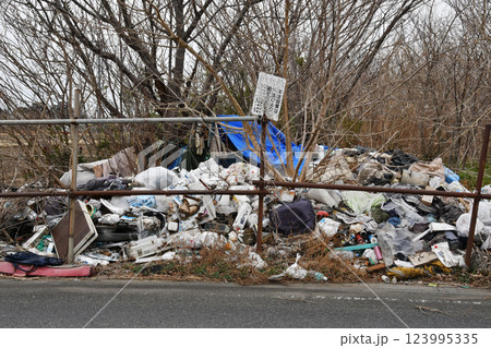 不法投棄は違法です_02 123995335