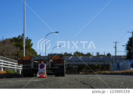 放置トレーラー台車04 放置トレーラー台車04 123995339