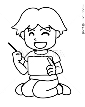 にっこり笑顔でタブレットを操作する男の子 線画 にっこり笑顔でタブレットを操作する男の子 線画 123995465