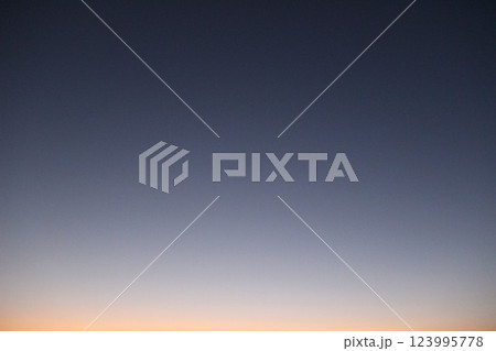 『空の色』HIKARI #自然 トワイライト 背景素材 #SDGs 光 素材 グラデーション 背景 『空の色』HIKARI #自然 トワイライト 背景素材 #SDGs 光 素材 グラデーション 背景 123995778