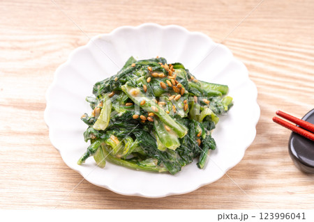 春菊の味噌マヨネーズ和え 春菊の味噌マヨネーズ和え 123996041