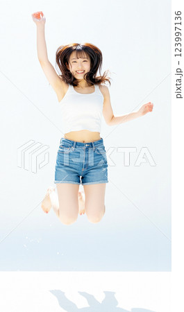 JUMP ! JUMP ! 123997136