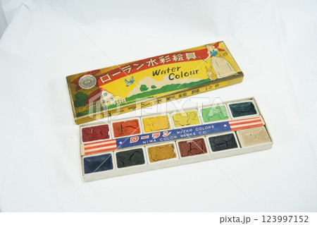 昭和の水彩絵の具 123997152