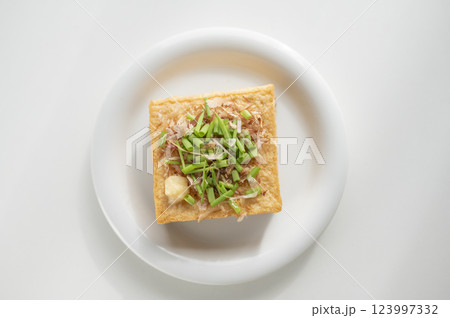 おいしそうな厚揚げ おいしそうな厚揚げ 123997332