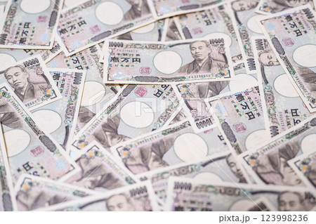 10,000円 沢山 散らばる 10,000円 沢山 散らばる 123998236