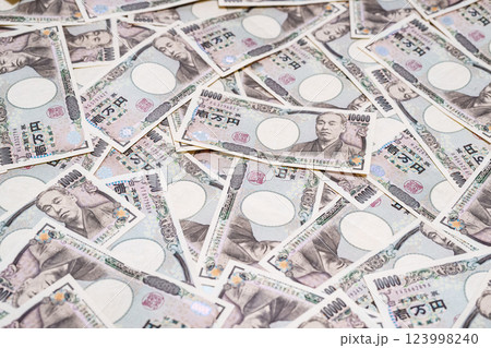 10,000円 沢山 散らばる 10,000円 沢山 散らばる 123998240