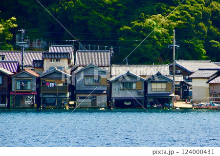 伊根の舟屋(京都府与謝郡伊根町) 伊根の舟屋(京都府与謝郡伊根町) 124000431