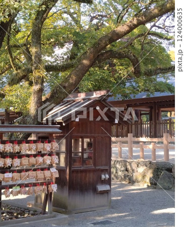 冬の熱田神宮 124000635