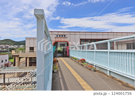 福岡県福津市にあるJR九州東福間駅橋上駅舎 124001756