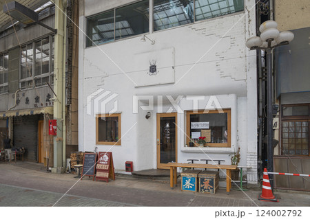 前橋の平成レトロなパン飲み屋さん ハチロコ 124002792