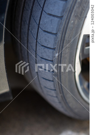 車の部位 タイヤの傷 車の部位 タイヤの傷 124003042