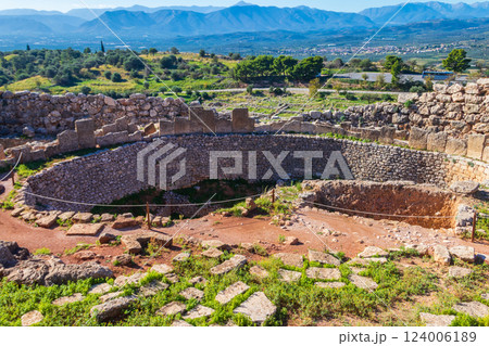 The ruins of the ancient city of Mycenae, Peloponnese, Greece. UNESCO World Heritage Site 124006189