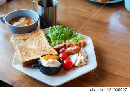 洋朝食プレート トーストとスープ付き 124006997