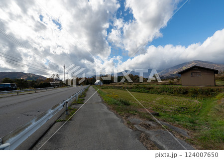 歴史的な古道「塩の道」とその周辺 124007650