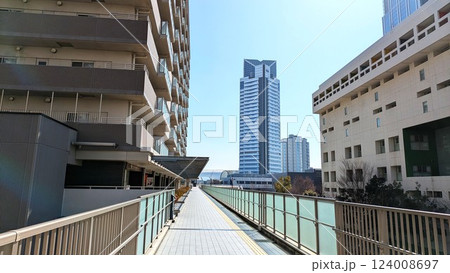 大阪南港コスモスクエアの風景 ミズノ本社ビルとマンション 大阪南港コスモスクエアの風景 ミズノ本社ビルとマンション 124008697