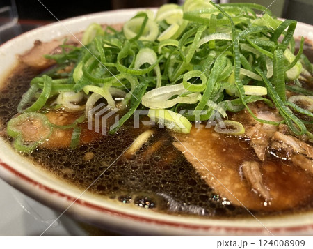 大阪の京橋で食べる「中華そば」 124008909