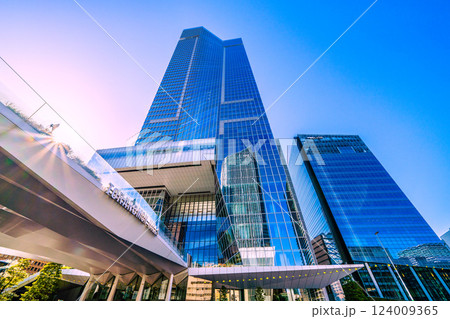 日本の東京都市景観 虎ノ門ヒルズステーションタワー（虎ノ門ヒルズ駅）などを望む 124009365