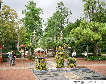 倉敷チボリ公園の中央通り(閉園 岡山県倉敷市) 倉敷チボリ公園の中央通り(閉園 岡山県倉敷市) 124011107