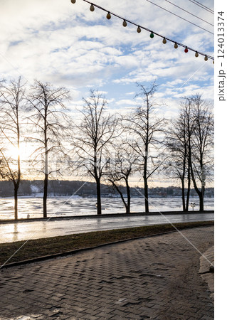 road on river embankment in Kostroma city 124013374