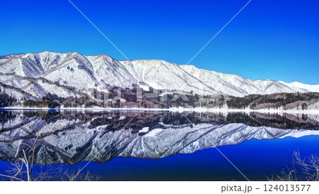 冬の青木湖と白馬連峰 冬の青木湖と白馬連峰 124013577