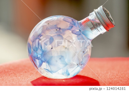 透明感がある紫陽花 124014281