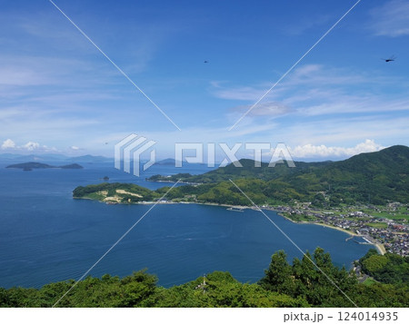 飯の山展望台より望む周防大島の街並み(山口県周防大島町) 124014935