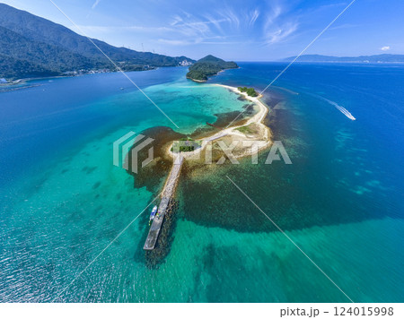 北陸のハワイとも呼ばれている、福井県敦賀湾に浮かぶ無人島「水島」 北陸のハワイとも呼ばれている、福井県敦賀湾に浮かぶ無人島「水島」 124015998