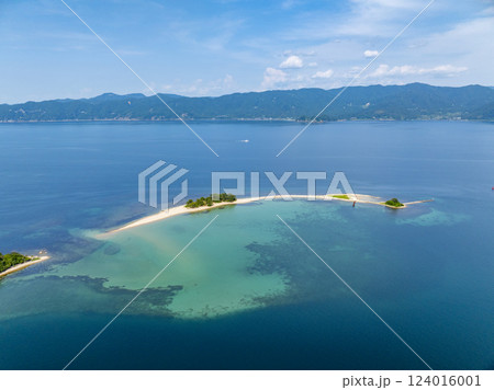 北陸のハワイとも呼ばれている、福井県敦賀湾に浮かぶ無人島「水島」 北陸のハワイとも呼ばれている、福井県敦賀湾に浮かぶ無人島「水島」 124016001