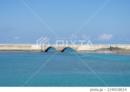 台湾 澎湖諸島 白沙-西嶼間の澎湖跨海大橋 台湾 澎湖諸島 白沙-西嶼間の澎湖跨海大橋 124018614