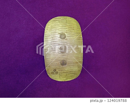 万延大判金　裏側　背景紫色 124019788