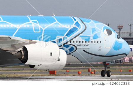 ANAエアバスA380 ja381aタキシング ANAエアバスA380 ja381aタキシング 124022358
