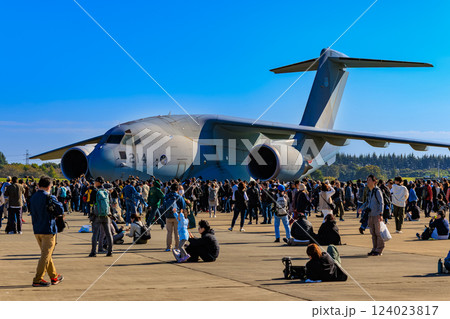 埼玉県　入間市　航空自衛隊入間基地で開催された 入間航空祭 124023817