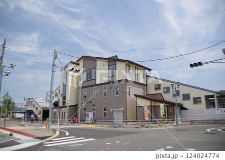 岩手の駅 晴れた日のJR好摩駅の西口 岩手の駅 晴れた日のJR好摩駅の西口 124024774