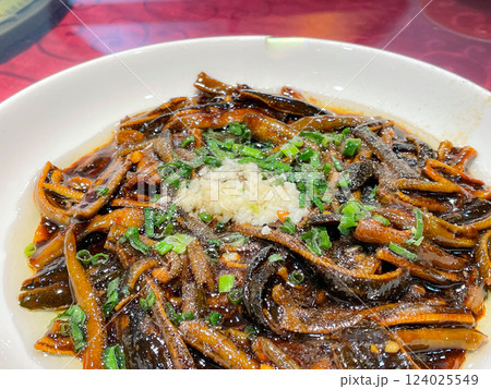 中国上海料理　响油鳝丝（タウナギの醤油煮込み） 124025549