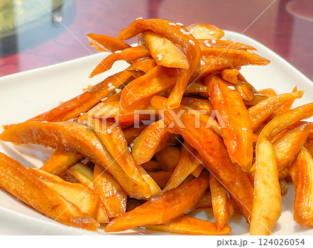 中国料理の前菜　酱萝卜条（大根の醤油漬け） 124026054