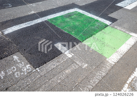 埋設管工事の路面 再舗装と文字　c-1 124026226