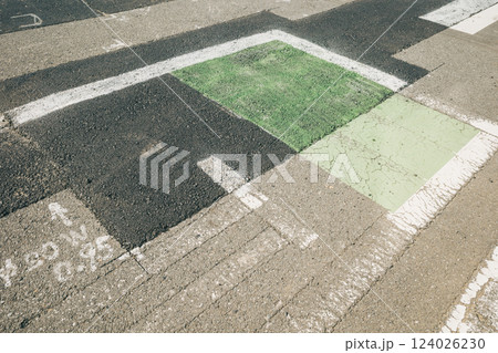 埋設管工事の路面 再舗装と文字　c-4 低彩度 124026230