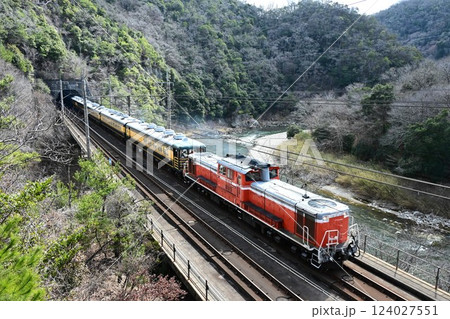 福知山線 武田尾温泉駅ー道場駅 武庫川を渡るサロンカーなにわ 西日本一周の旅 福知山線 武田尾温泉駅ー道場駅 武庫川を渡るサロンカーなにわ 西日本一周の旅 124027551