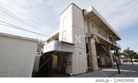 JR高崎線の行田駅駅舎、東口でエレベーターが設置 124029000
