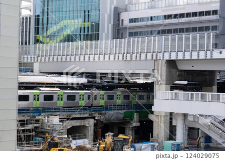 再開発が進む渋谷駅前の風景 124029075