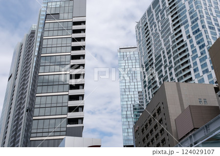 渋谷サクラステージ周辺の高層ビルの風景 124029107